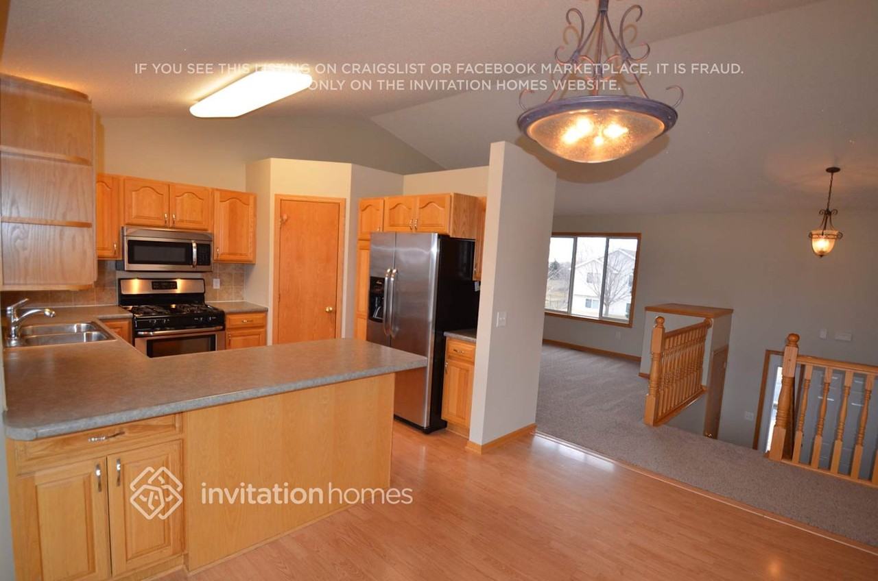 2243 Belfast St W - Photo 2 of 7