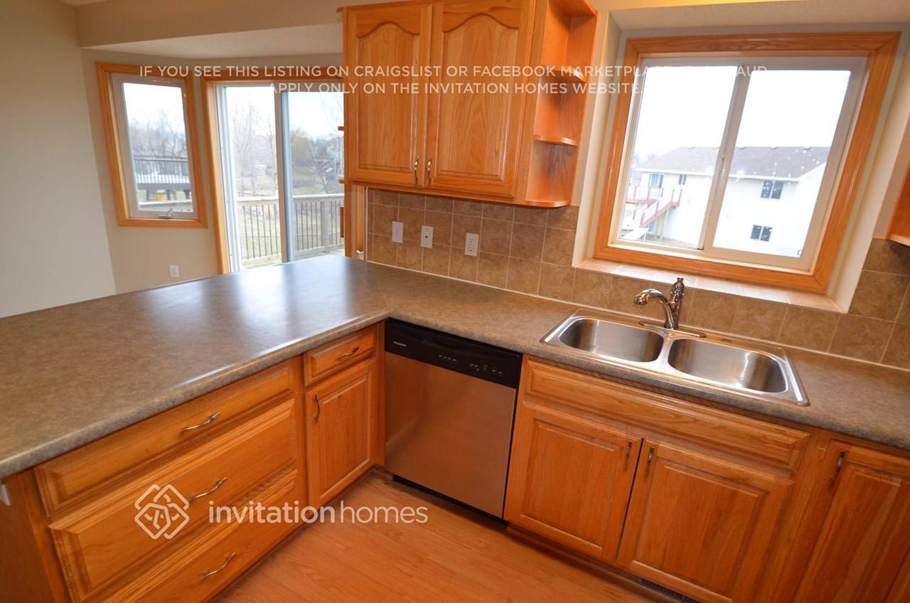 2243 Belfast St W - Photo 3 of 7