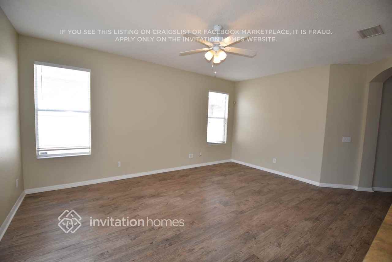 8607 Sandy Plains Dr - Photo 2 of 18