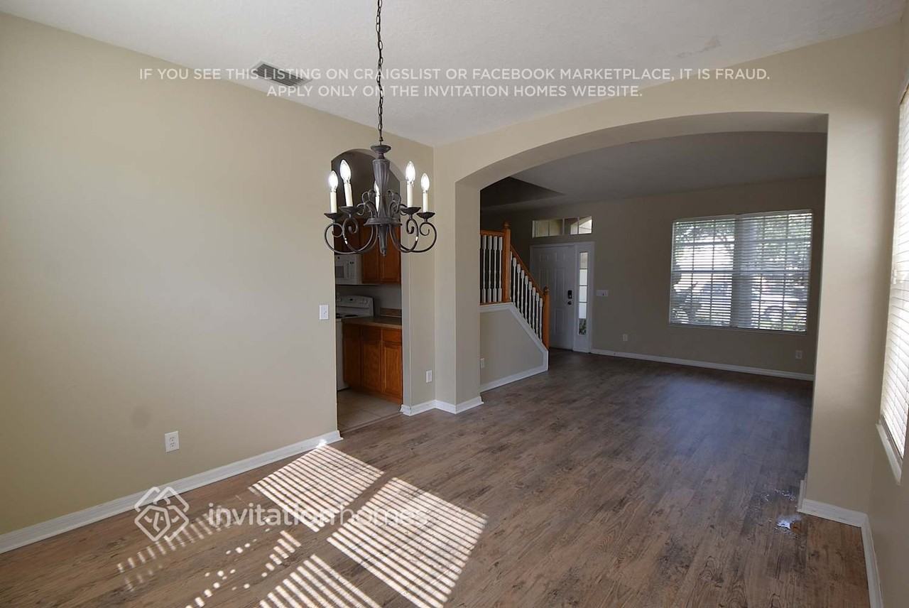 8607 Sandy Plains Dr - Photo 4 of 18