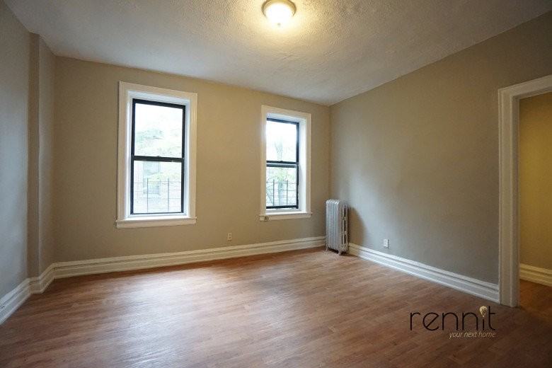 43rd St #D2 - Photo 4 of 8