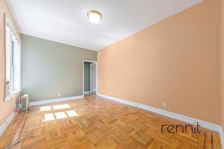 43rd St #D3 - Photo 3 of 8