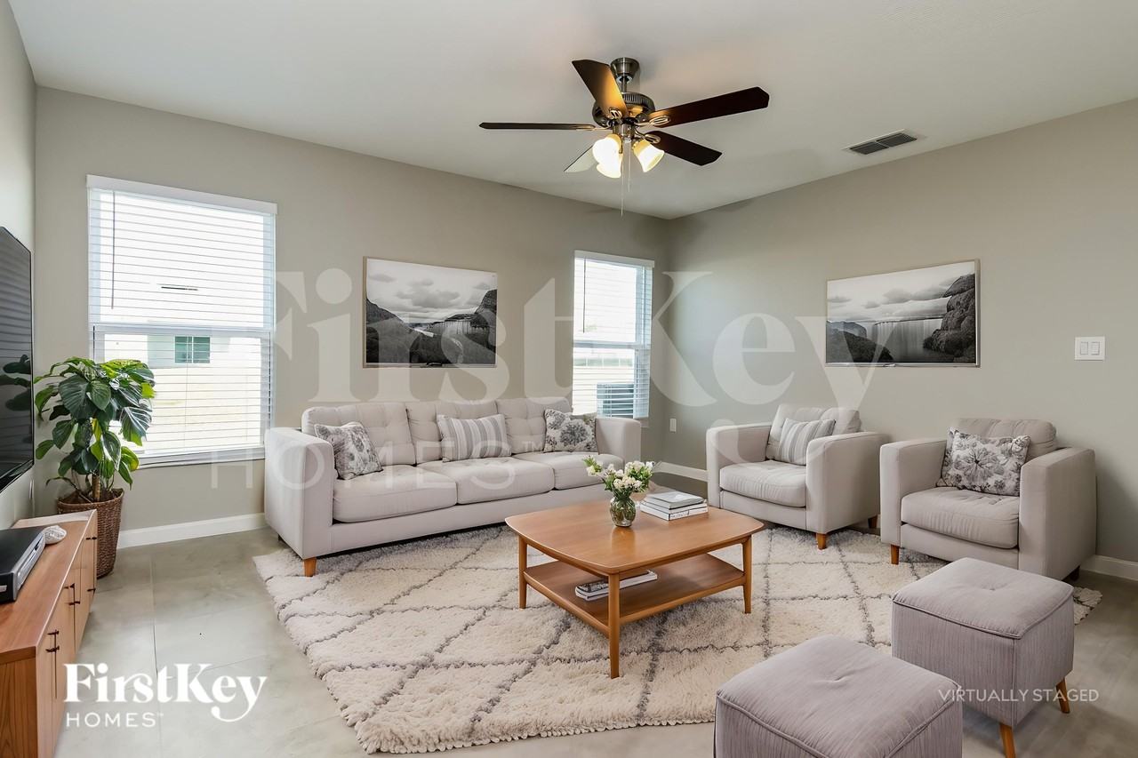 462 Earheart Dr - Photo 4 of 19