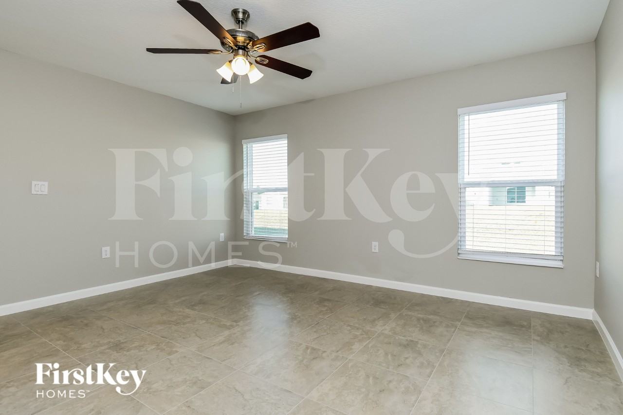462 Earheart Dr - Photo 5 of 19