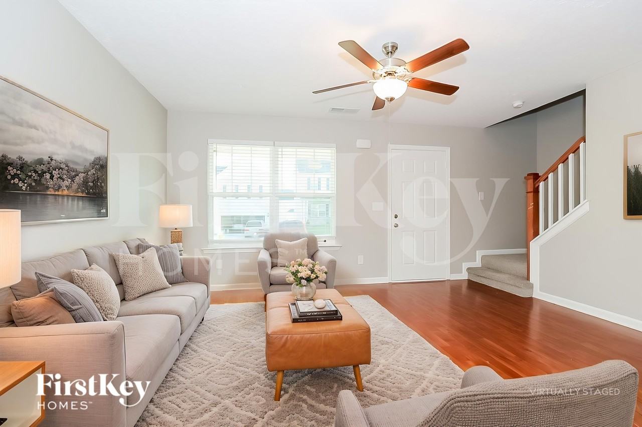 2116 Preserve Cir - Photo 3 of 18
