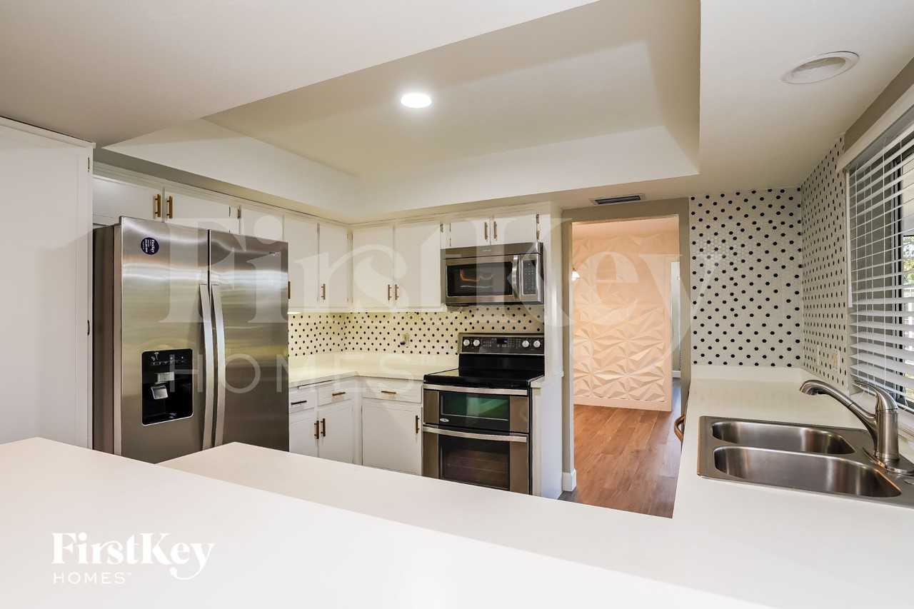 2529 Shelby Pkwy - Photo 7 of 16