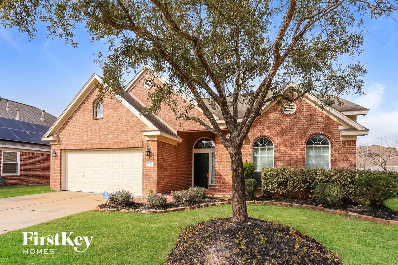 18210 Olive Tree Ct - Photo 2 of 15