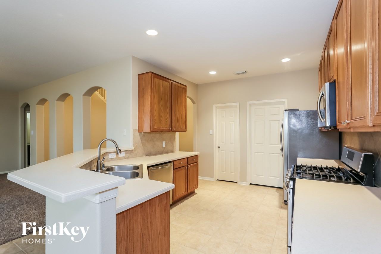 18210 Olive Tree Ct - Photo 6 of 15
