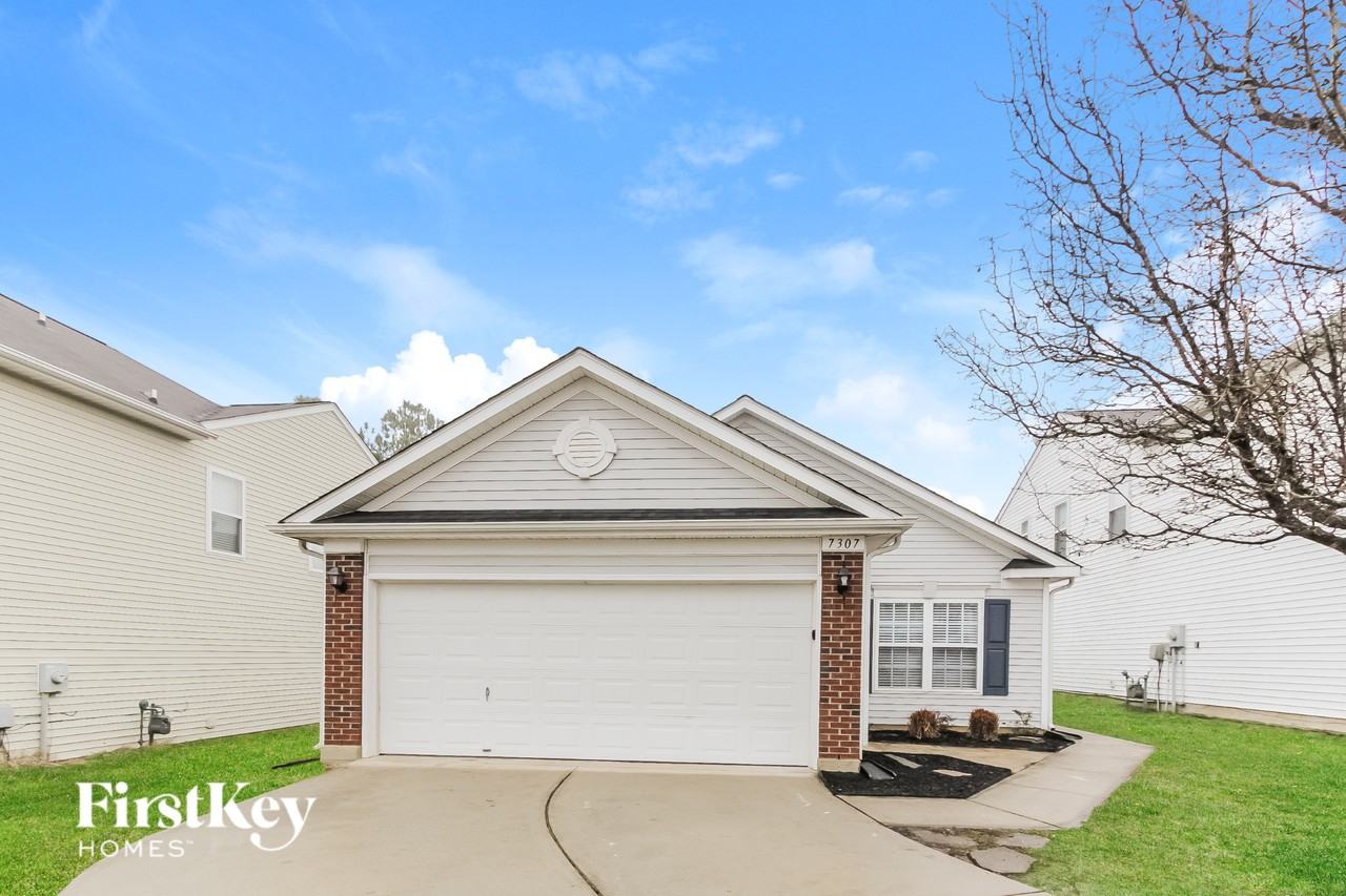 7307 Woodbourne Ln - Photo 3 of 15
