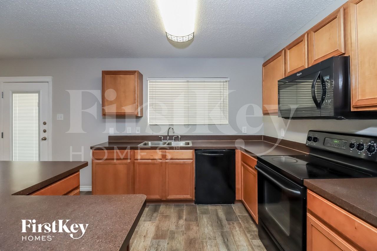 6200 Winnebago Ct - Photo 7 of 15