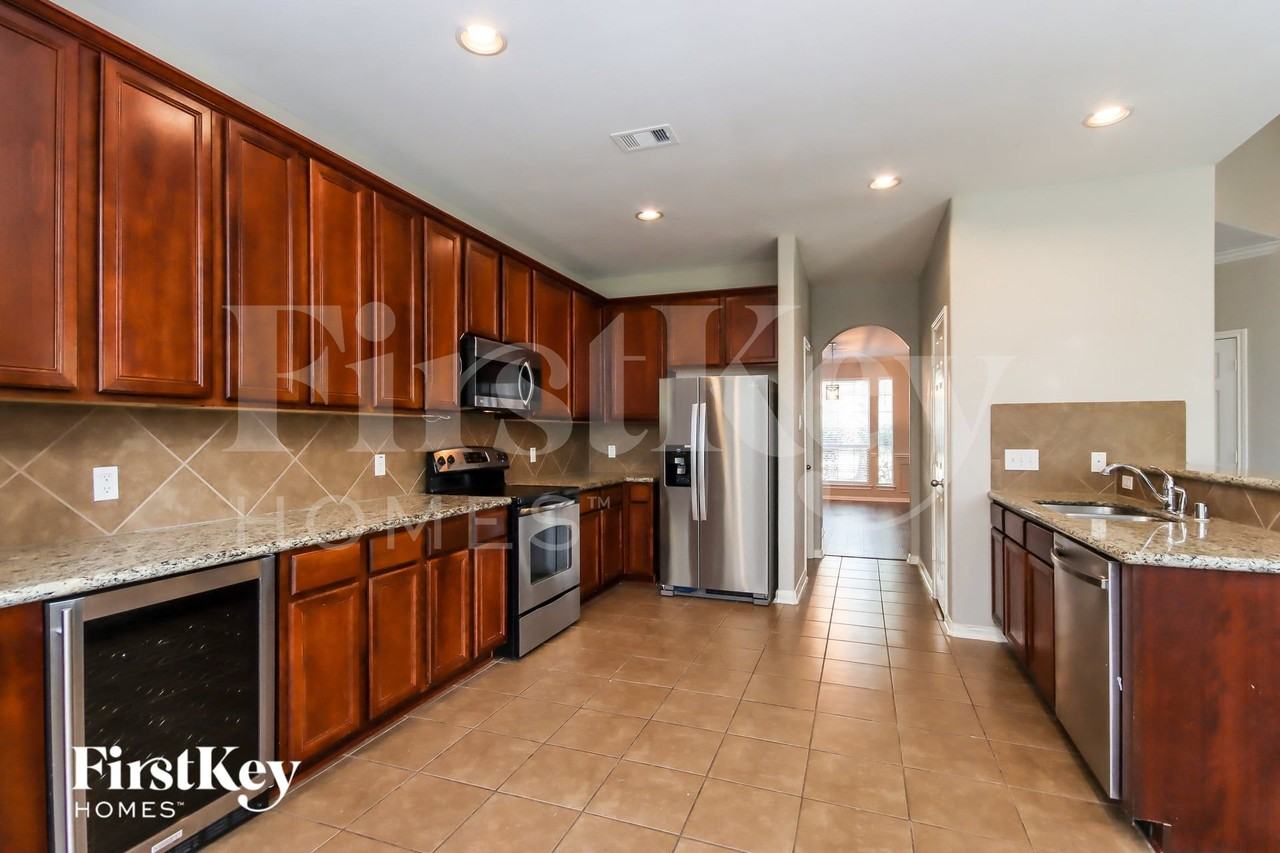 1806 Chart Dr - Photo 7 of 15