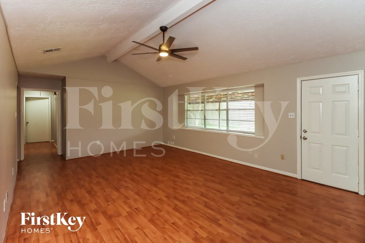 16518 Royal Mile Ln - Photo 3 of 15