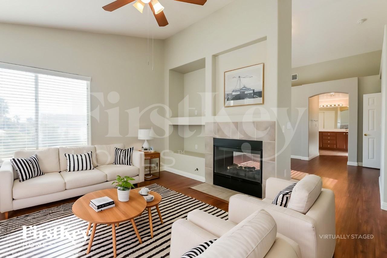 655 Corona Run Ave - Photo 4 of 18