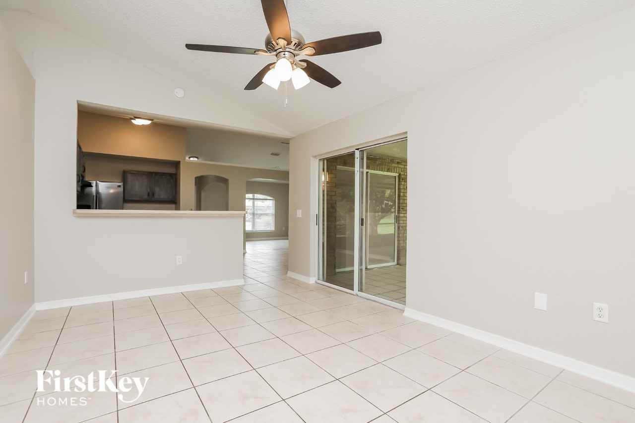 662 Armadillo Dr - Photo 4 of 15