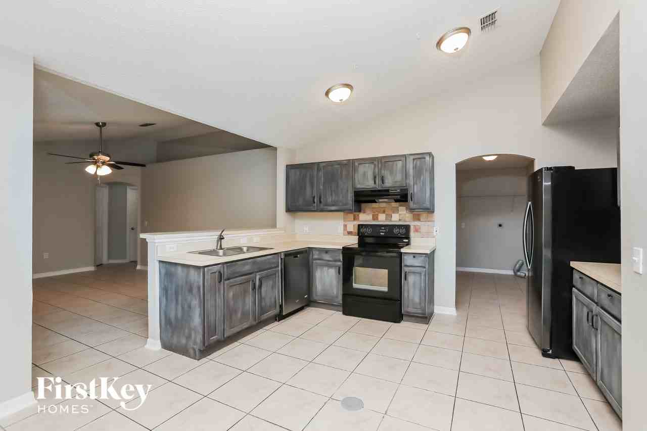 662 Armadillo Dr - Photo 5 of 15