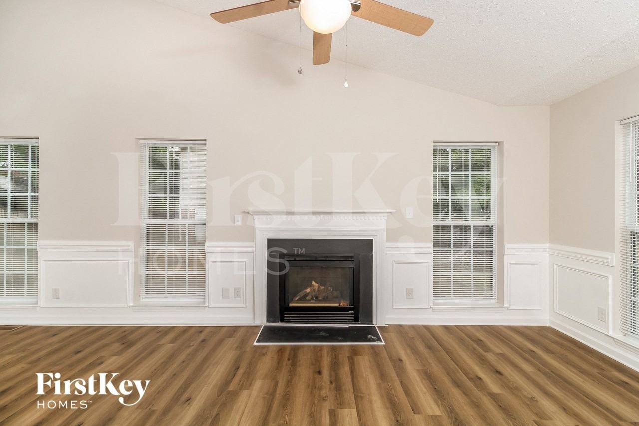 3628 Sharon Ave - Photo 3 of 15