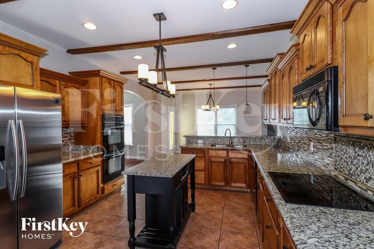 1323 Crossmont Cv - Photo 6 of 15