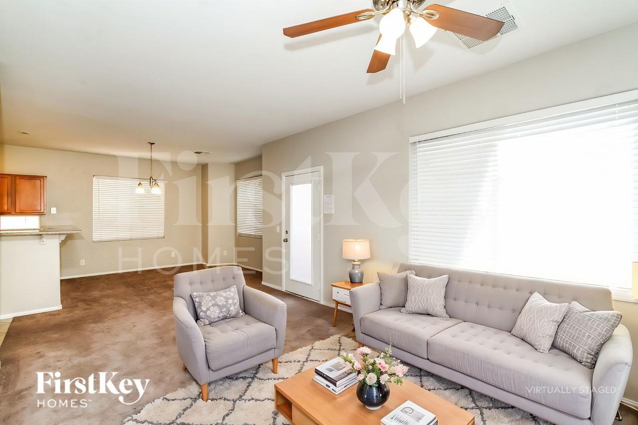 10678 Allegrini Dr - Photo 4 of 19