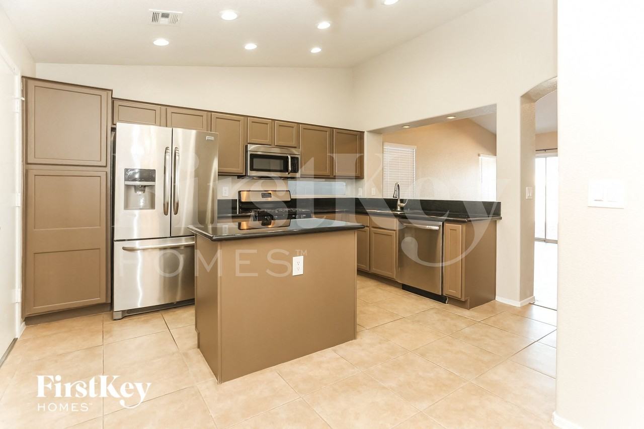 5008 Camino Del Santo Pkwy - Photo 6 of 15