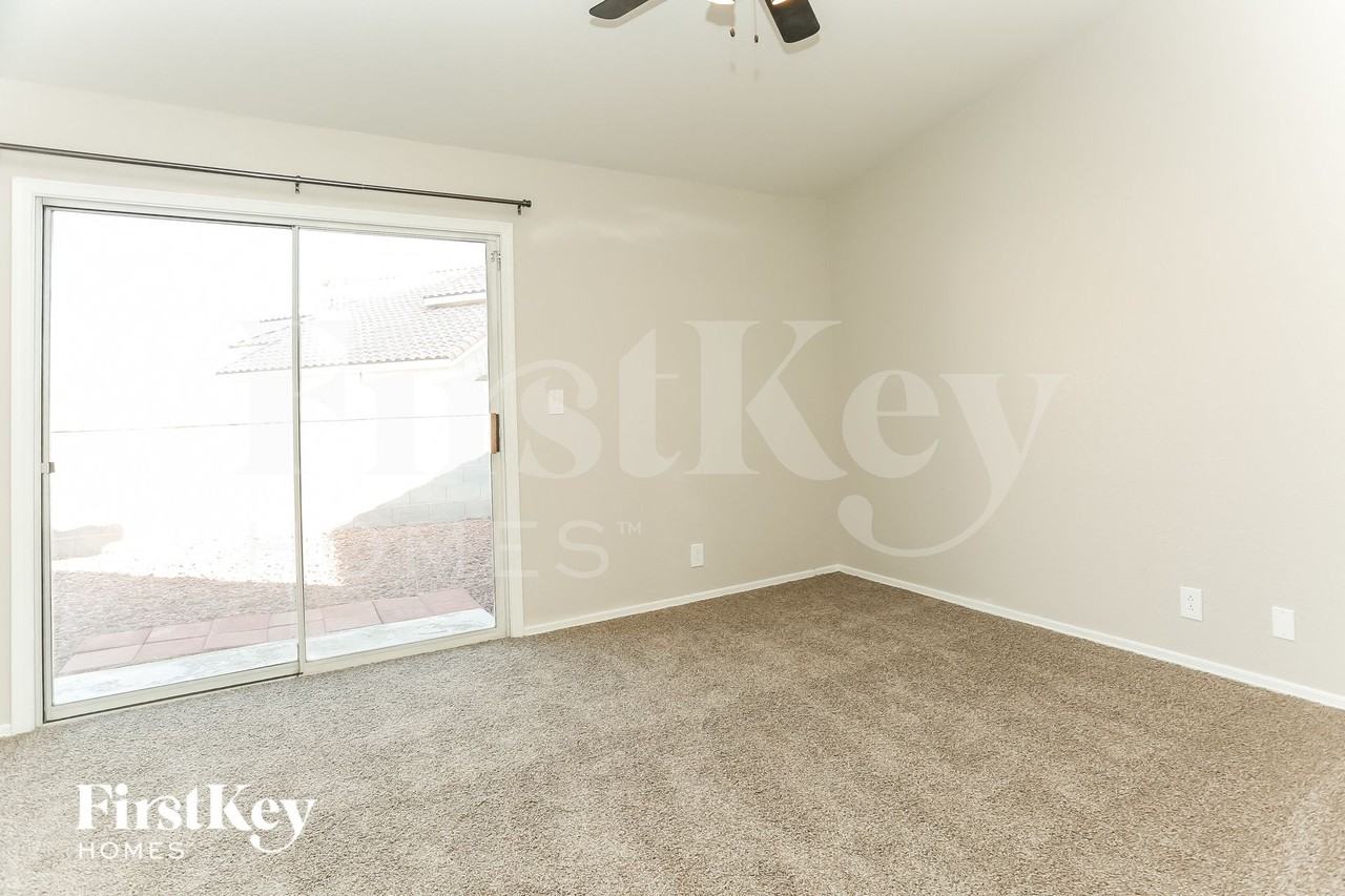 5008 Camino Del Santo Pkwy - Photo 7 of 15