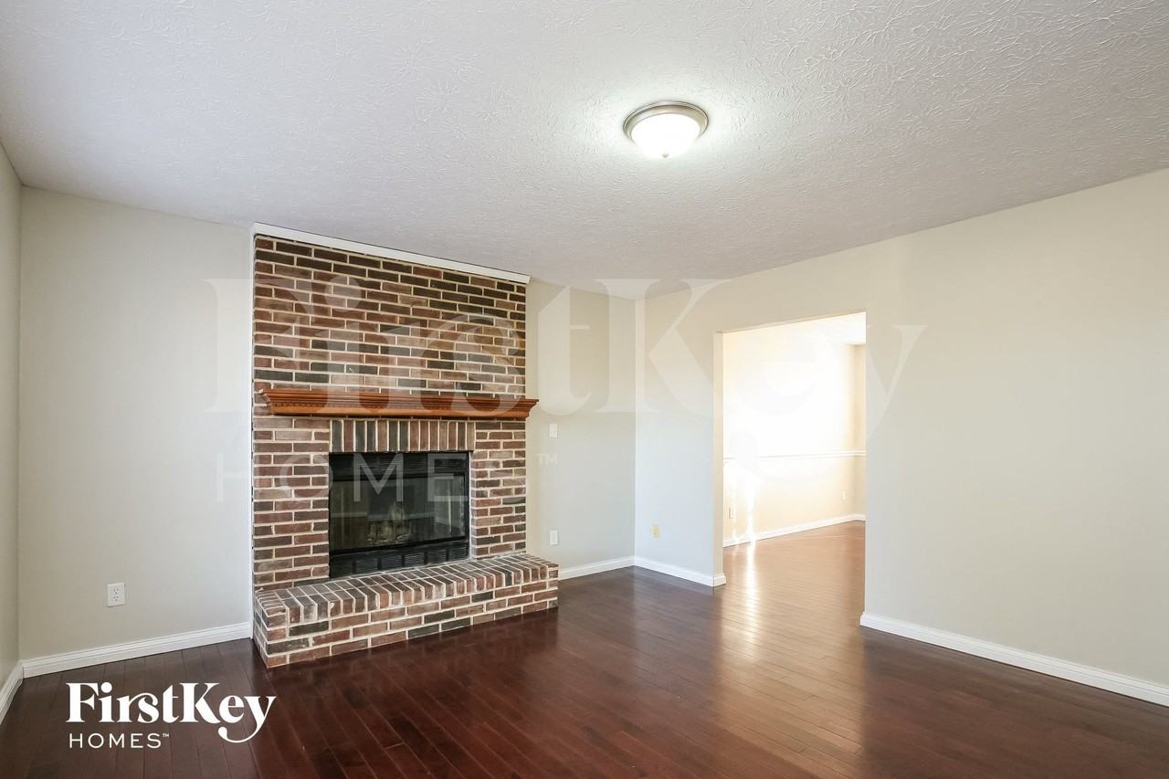 511 Palmyra Dr - Photo 3 of 15