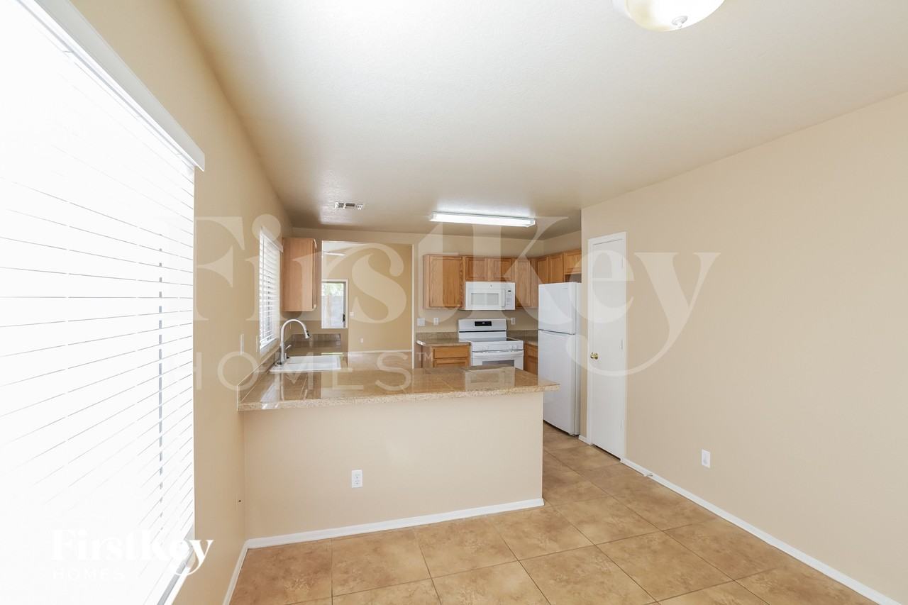 13015 W Via Camille - Photo 6 of 17