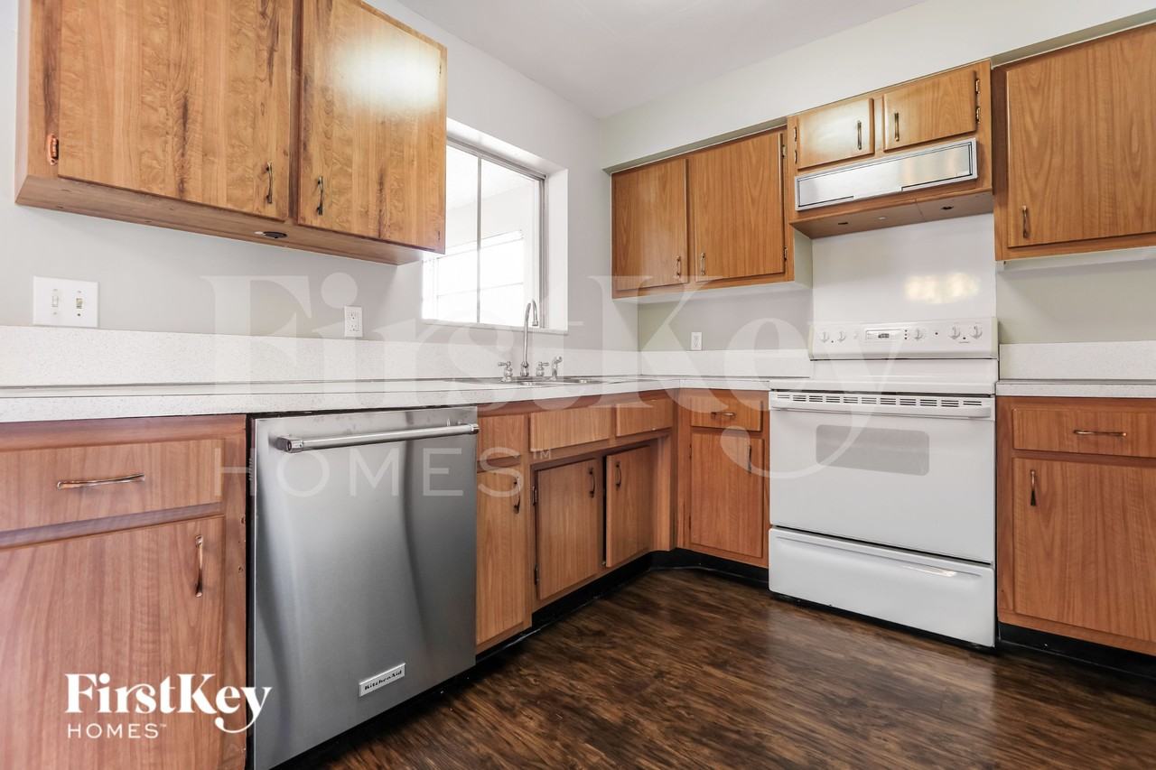 19061 Cochran Blvd - Photo 6 of 16