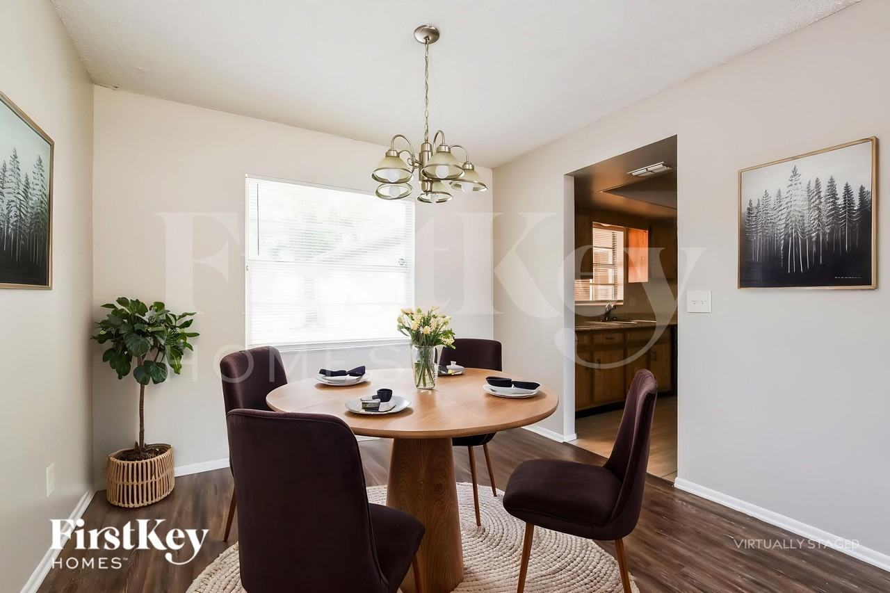 1701 Freeman Dr - Photo 6 of 20