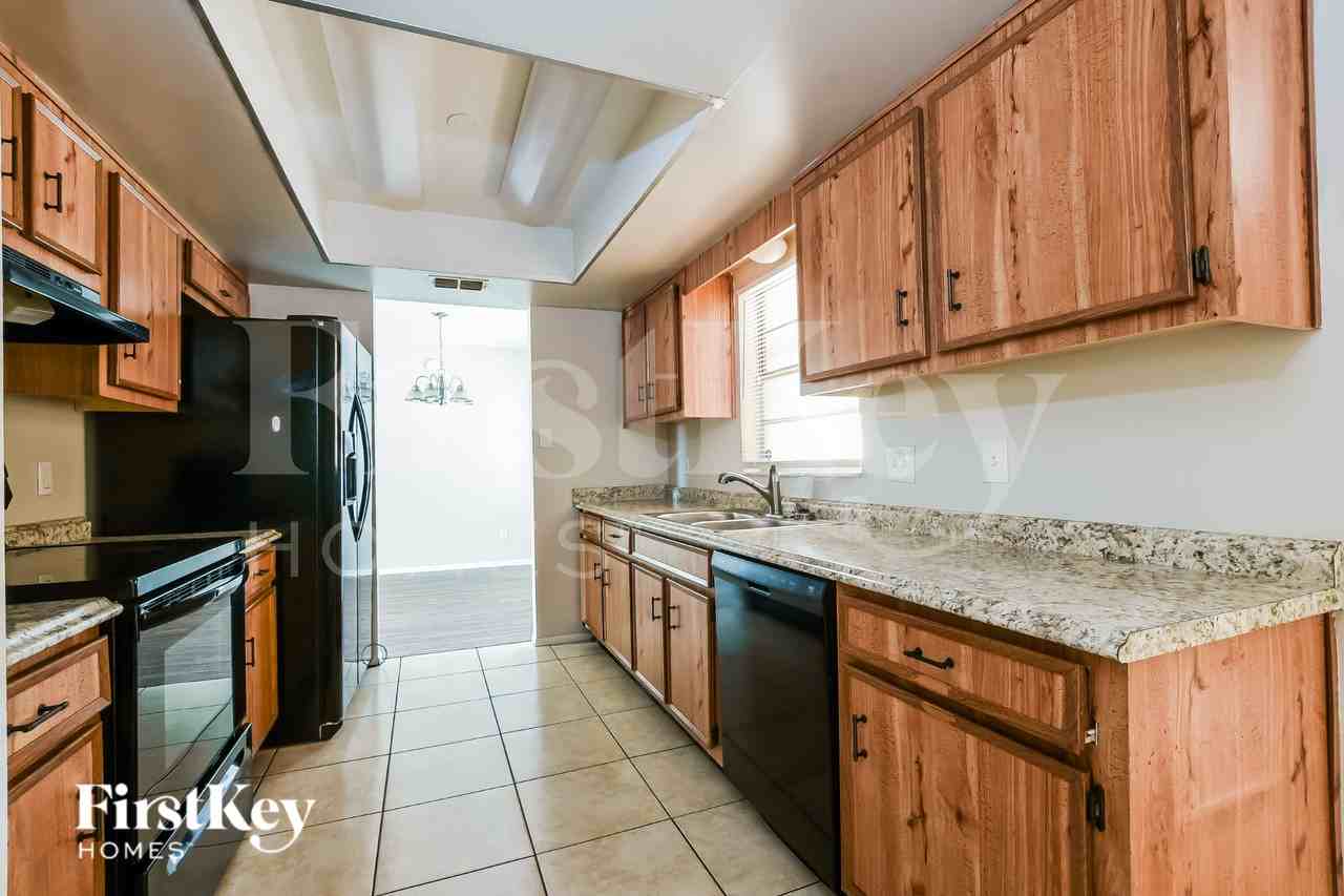 1701 Freeman Dr - Photo 7 of 20