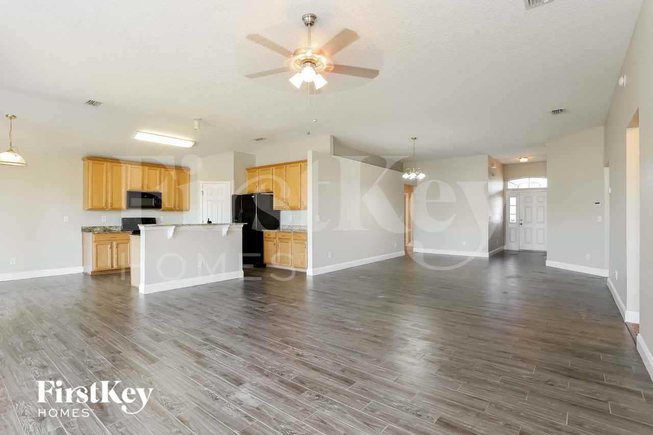 13760 Fish Eagle Dr W - Photo 3 of 15