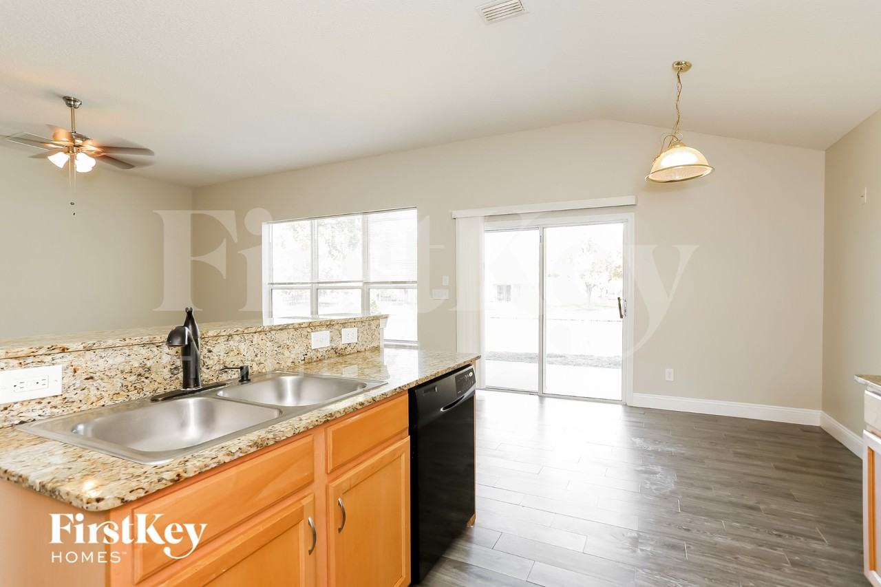 13760 Fish Eagle Dr W - Photo 5 of 15