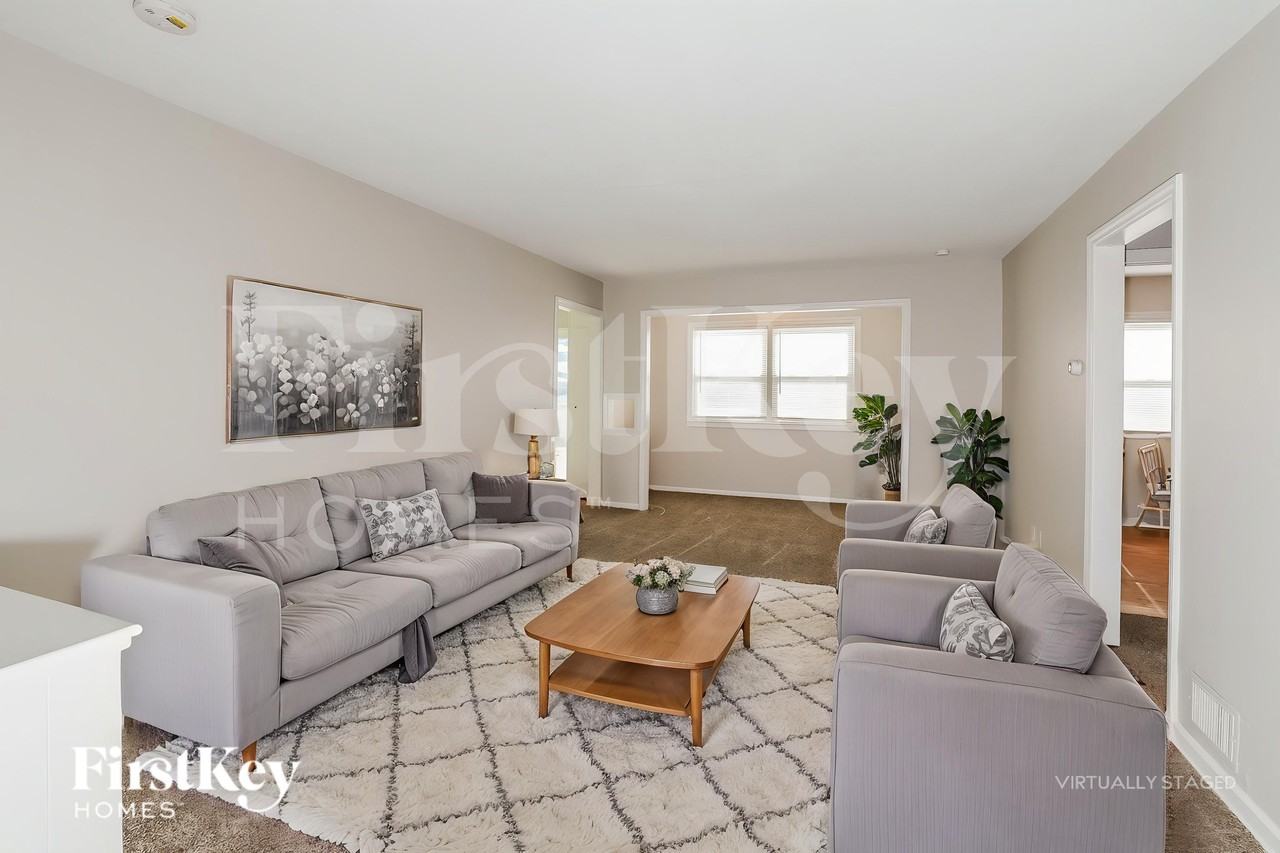 1103 Orchard Ave - Photo 3 of 18
