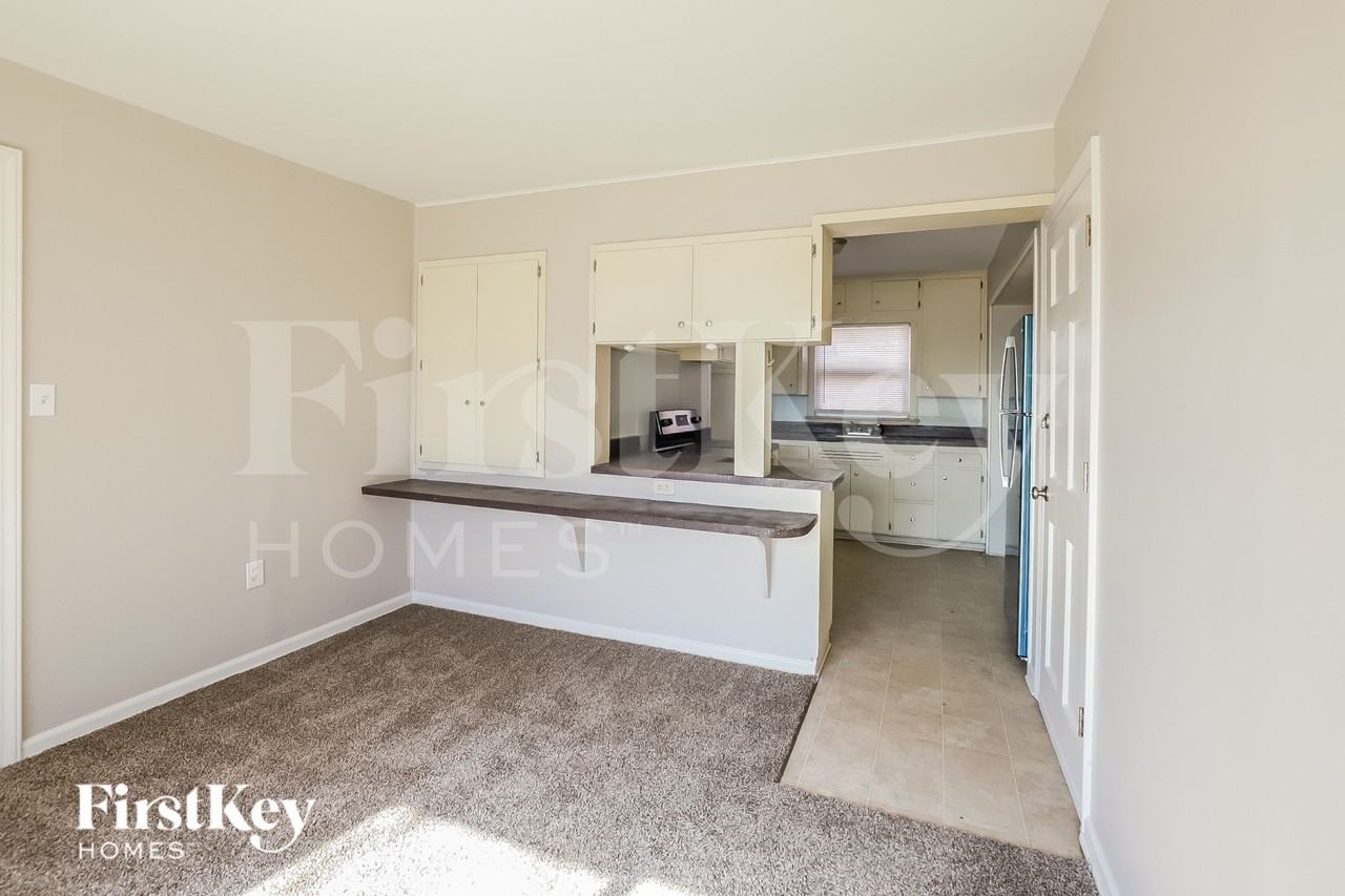 1103 Orchard Ave - Photo 5 of 18