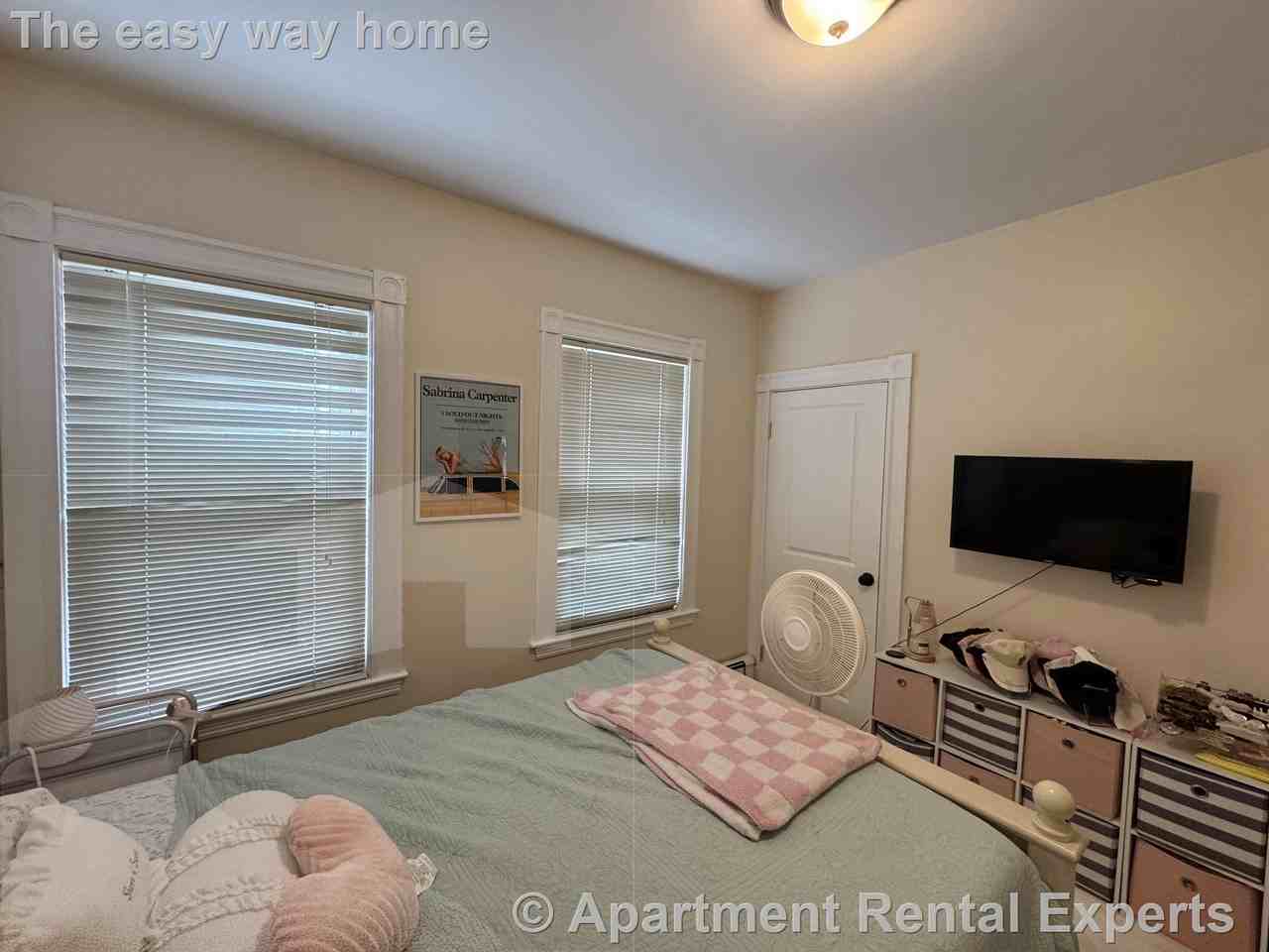 1027 Broadway - Photo 5 of 13
