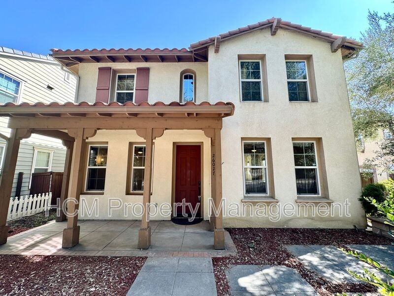 26027 Newport Ave - Photo 2 of 33