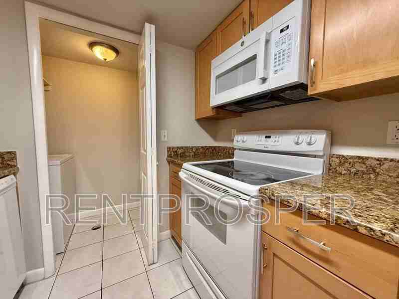 6104 Curry Ford Rd #108 - Photo 6 of 23