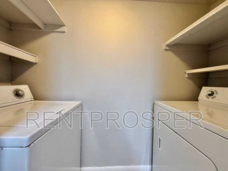 6104 Curry Ford Rd #108 - Photo 7 of 23
