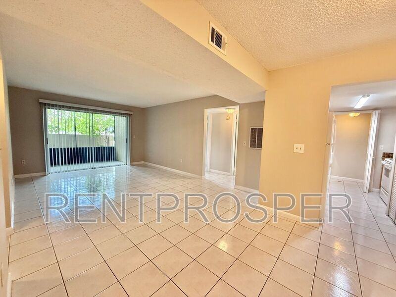 6104 Curry Ford Rd #108 - Photo 4 of 23