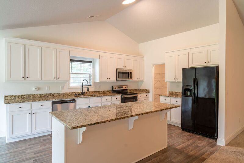 1394 Hardigree Rd - Photo 7 of 35