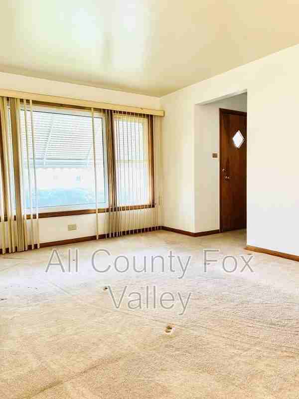 14518 S Hoxie Ave - Photo 2 of 15