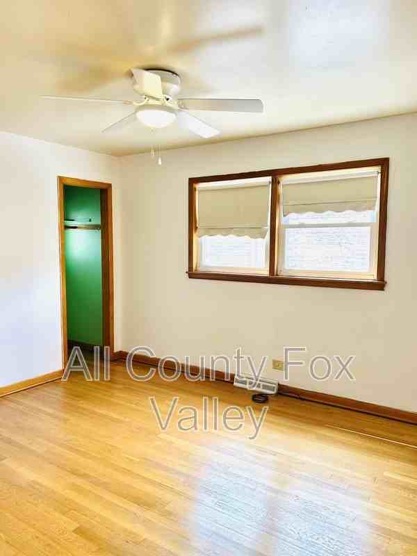 14518 S Hoxie Ave - Photo 4 of 15