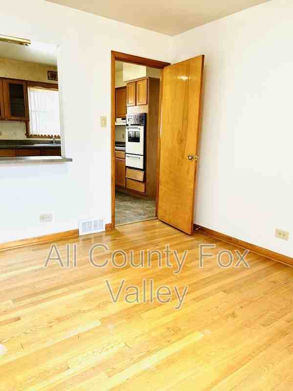 14518 S Hoxie Ave - Photo 7 of 15