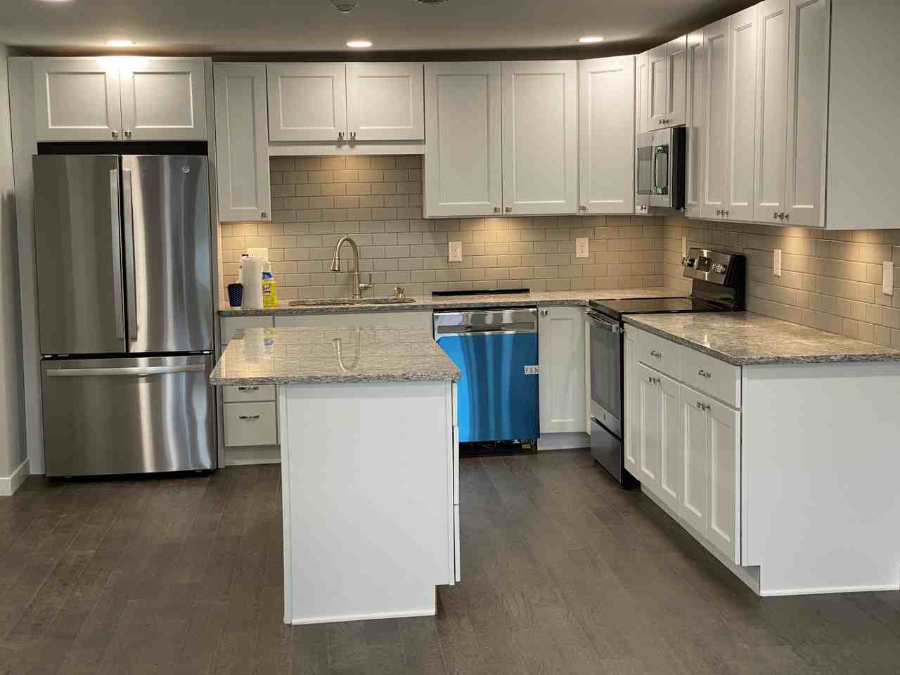 115 N Main Ave Apt A #A - Photo 4 of 12