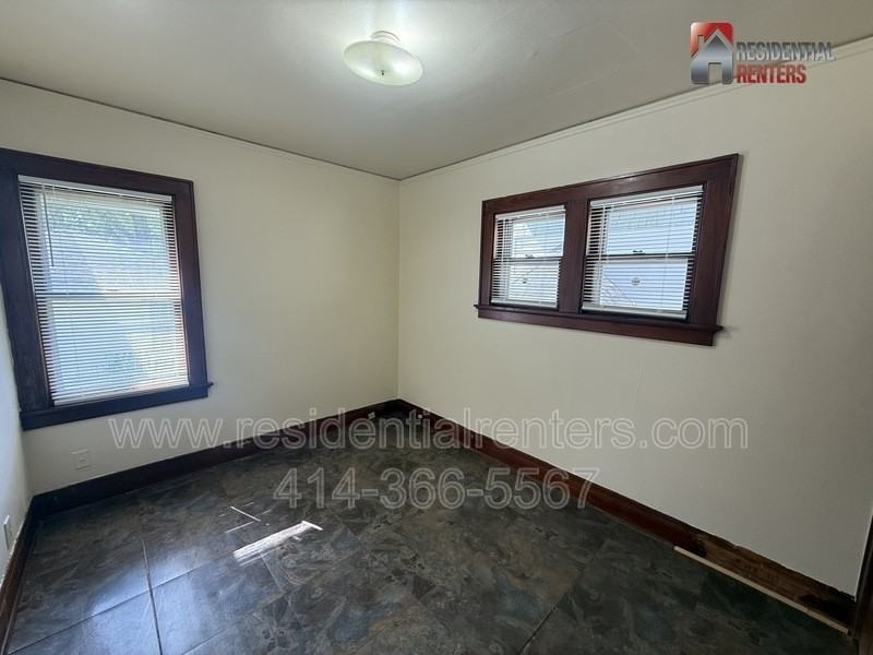 5435 N 40th St - Photo 7 of 10