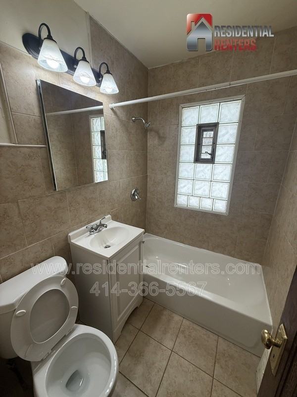5435 N 40th St - Photo 7 of 9