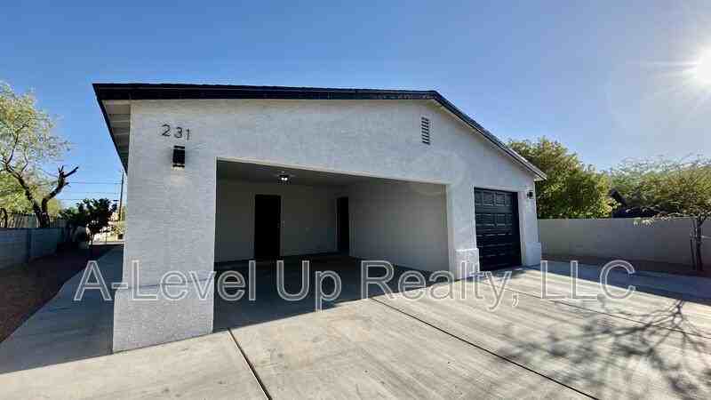 231 W 28th St - Photo 3 of 35