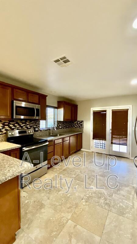 231 W 28th St - Photo 6 of 35