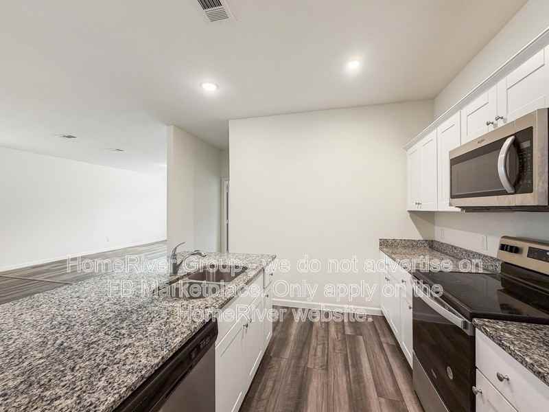 623 Delaware Ave - Photo 4 of 21