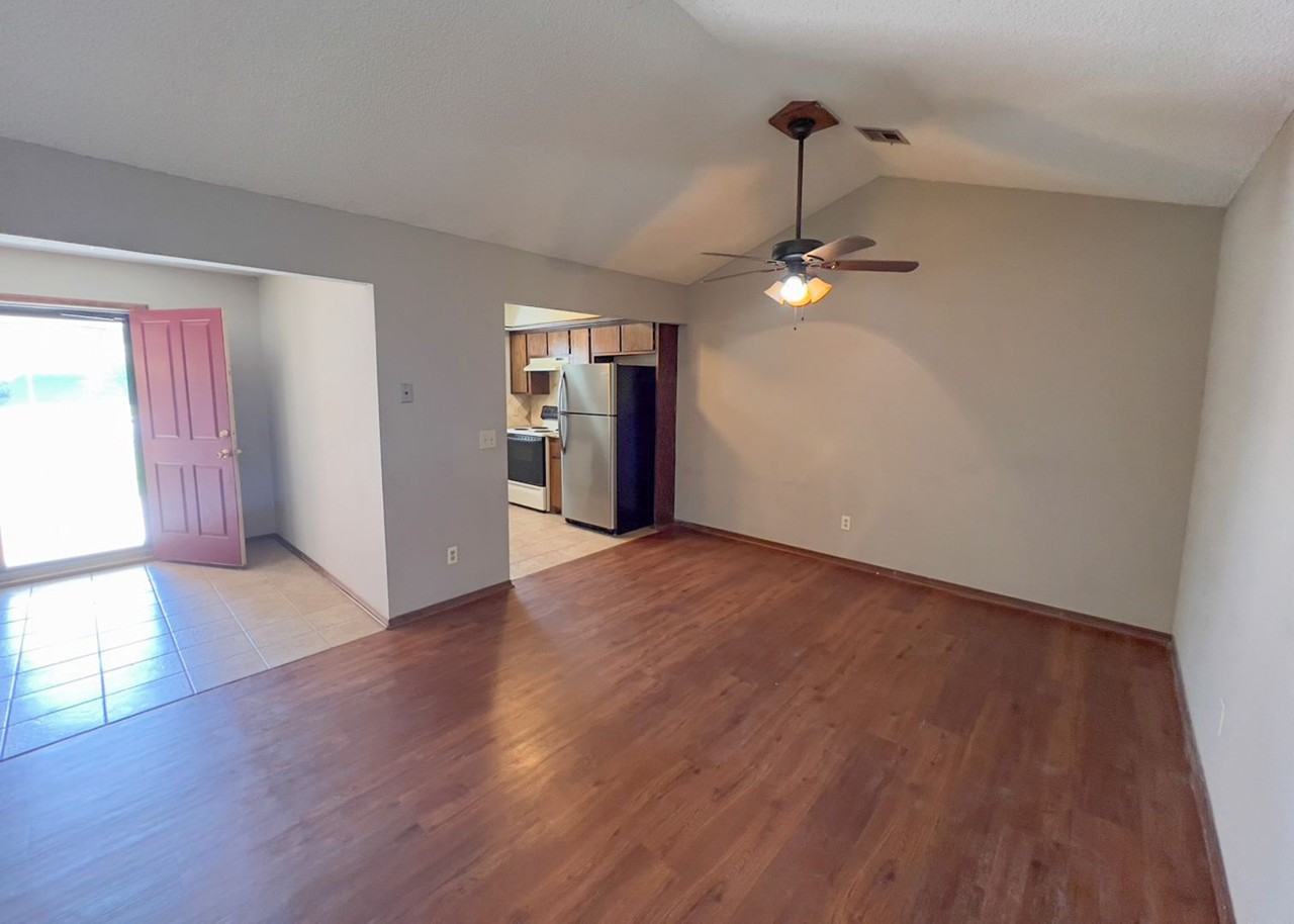 1303 N Fretz Ave - Photo 3 of 31