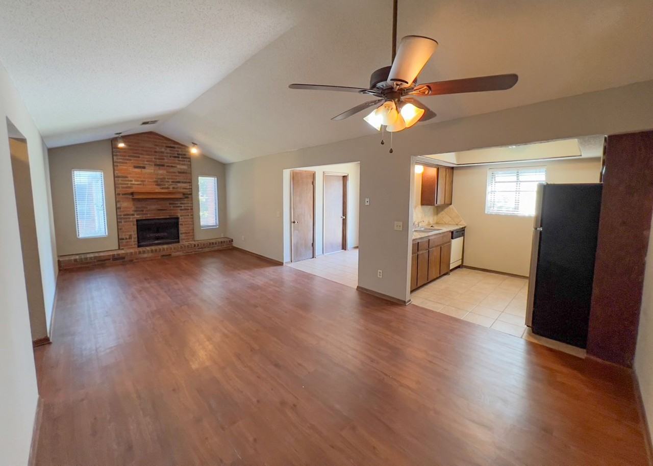 1303 N Fretz Ave - Photo 6 of 31